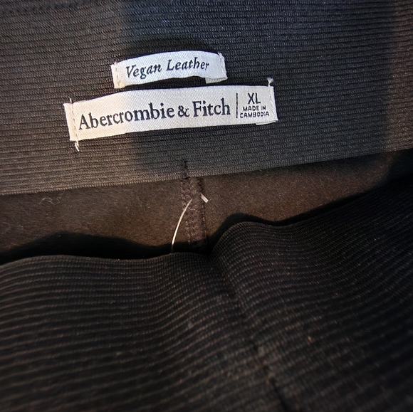NWT Abercrombie and Fitch Vegan Leather Flare Pants Sz XL black - Picture 6 of 11